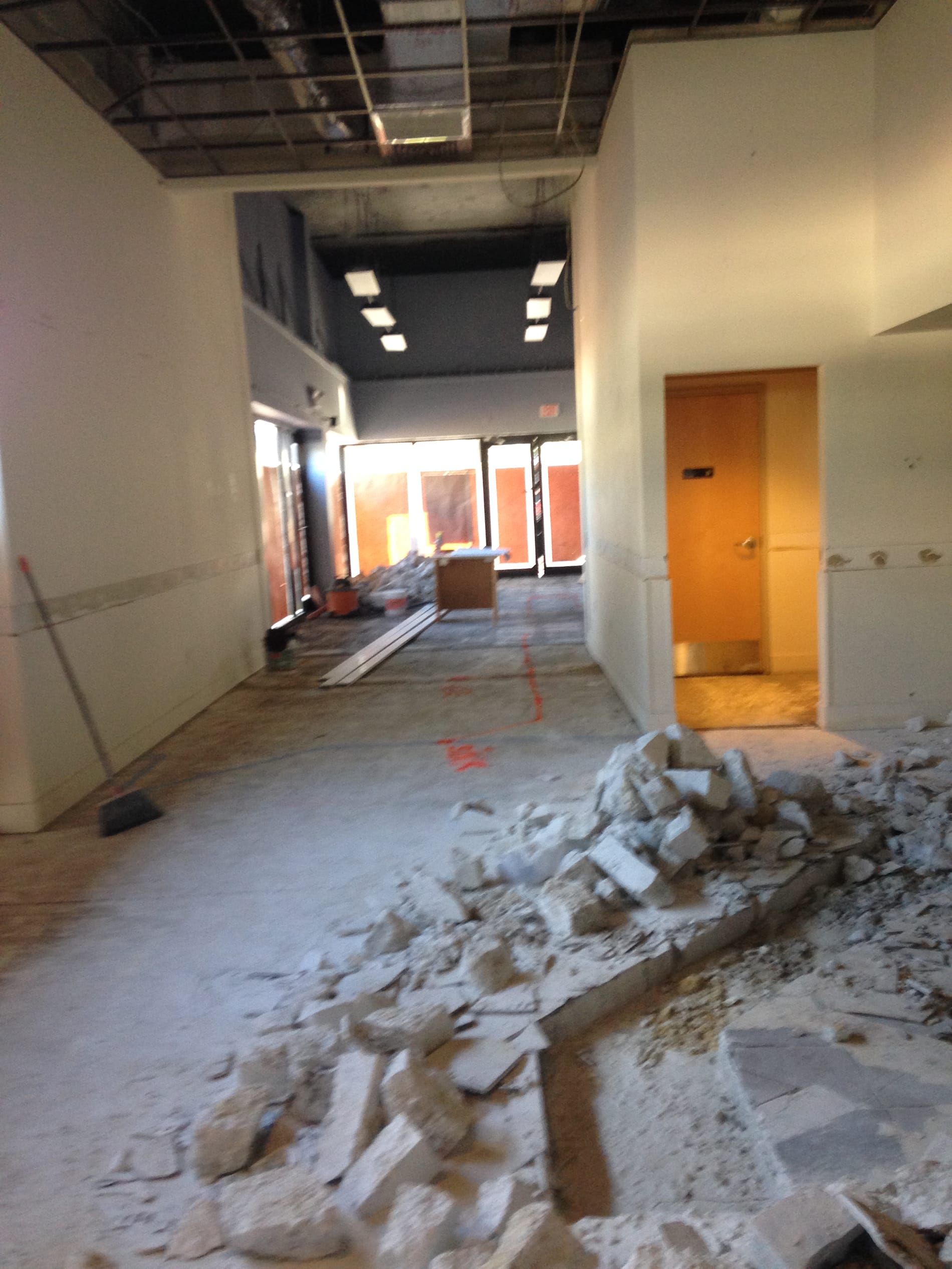 Café Crème Miami Restaurant - before picture of the construction