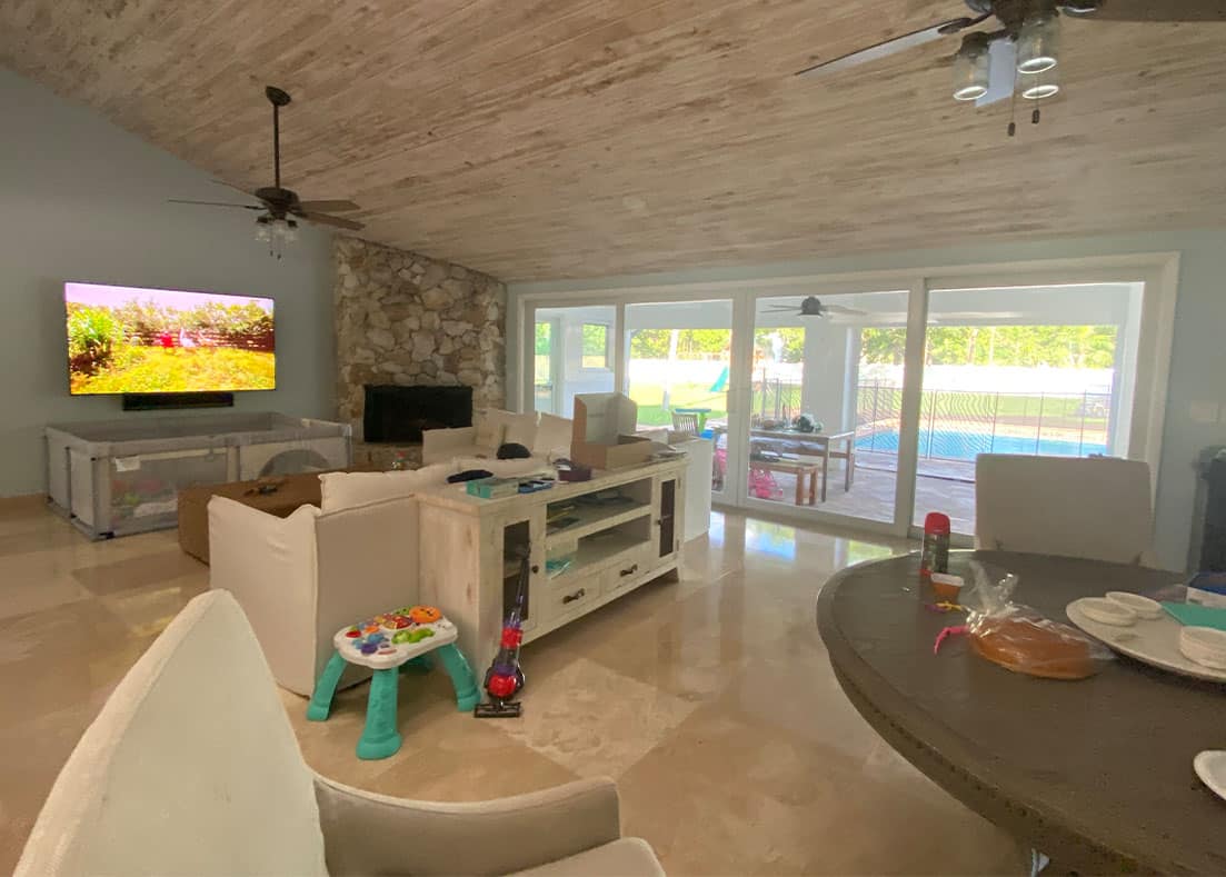 1_0002_forever before 4 Modular Business Office - view of the front porch with wooden roof, designed by Beatrice Leupold