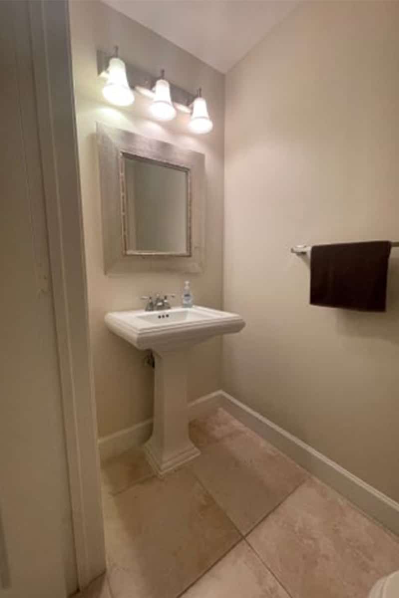 b2_0000_before 4 Café Crème Miami Restaurant - before picture of the construction with the ground being open to place the counter