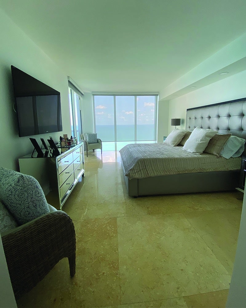 Untitled-2_0000_beach before 8 Modular Business Office - view of the front porch with wooden roof, designed by Beatrice Leupold